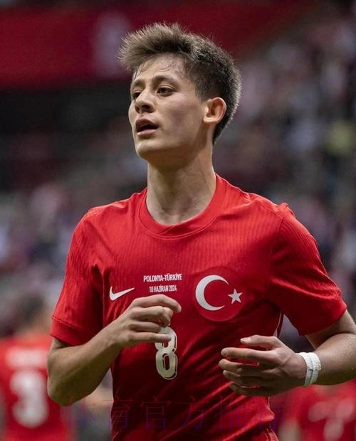 阿斯:居莱尔右脚踝轻微扭伤 预计可以出战利物浦 阿斯:居莱尔右脚踝轻微扭伤 预计可以出战利物浦